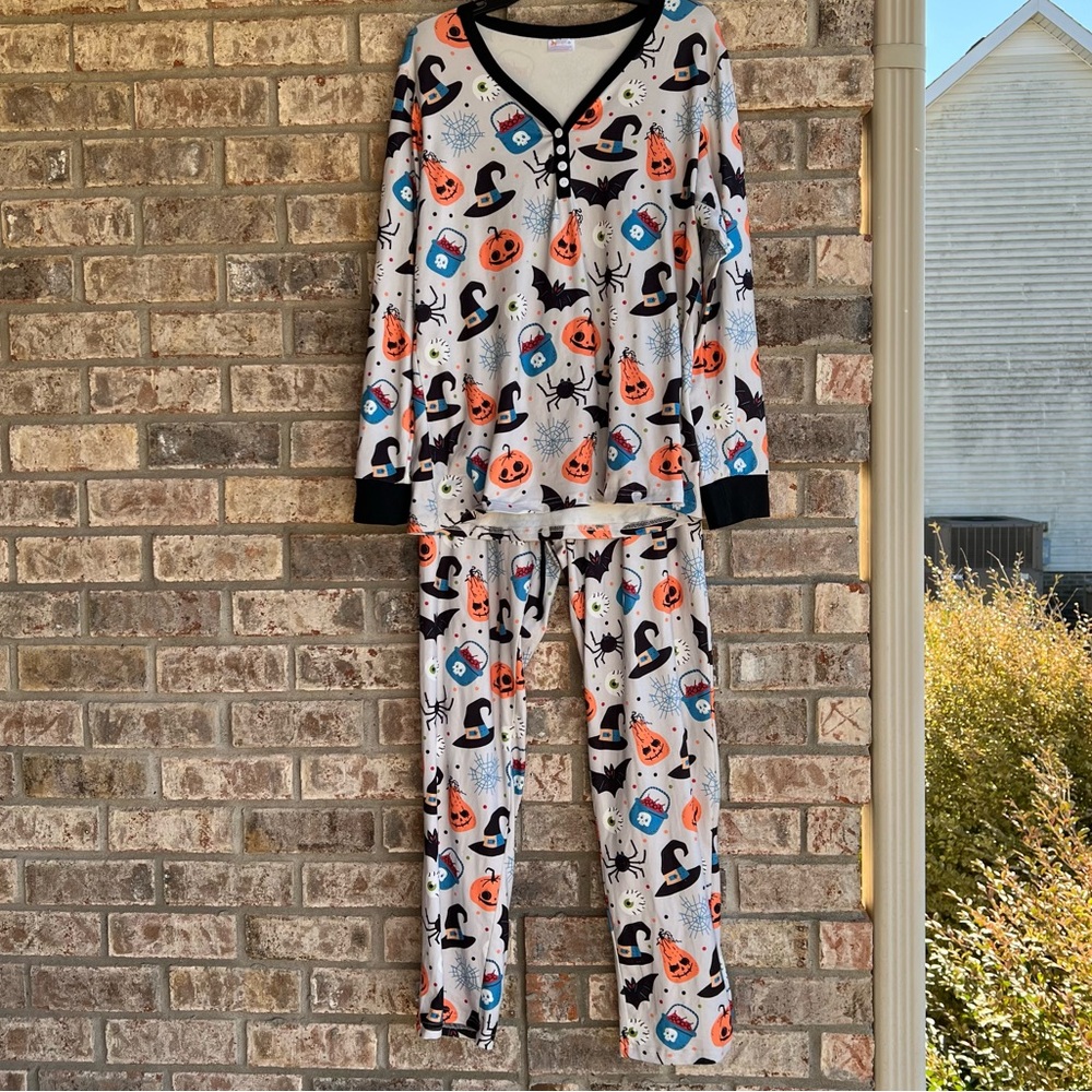 🍒💣 Halloween two piece pj set